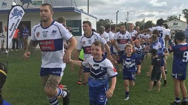 Scone Thoroughbreds take to the field with their juniors.