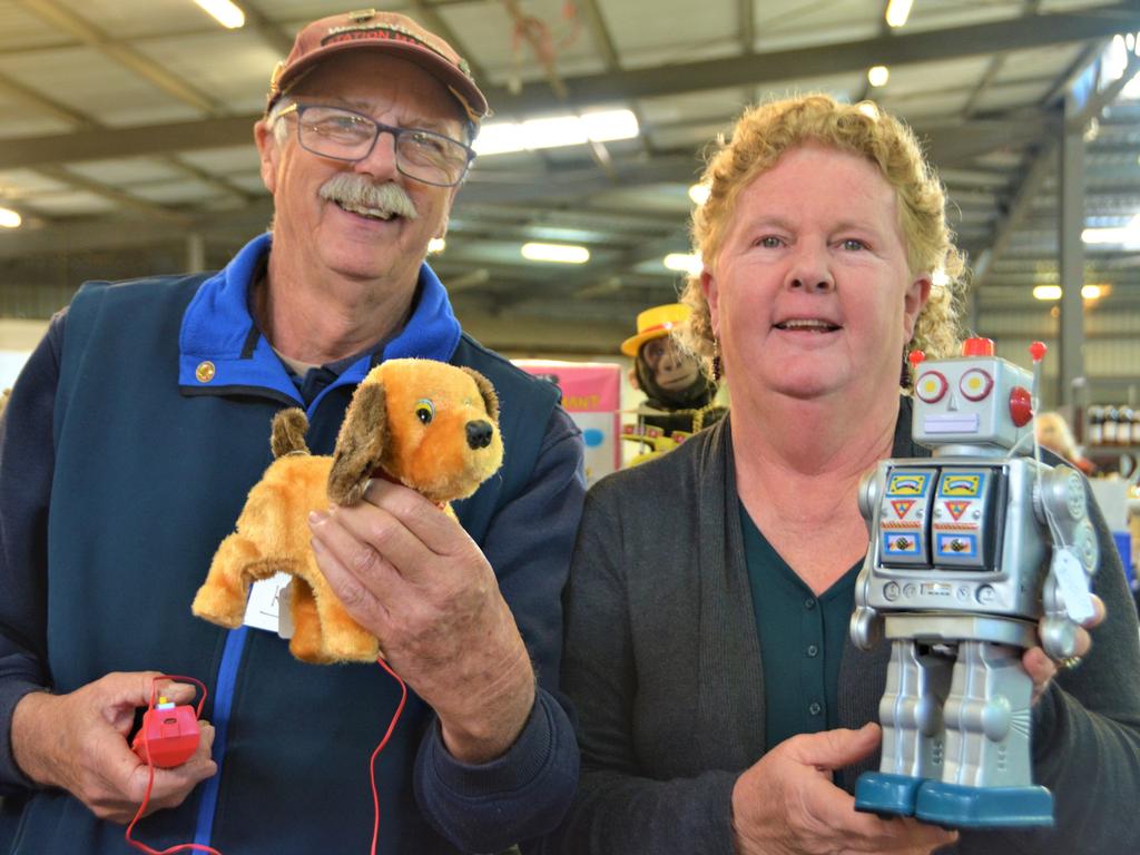 Enjoying the 2023 Toowoomba Antique Collectable Fair and Car Show are husband and wife (from left) Keith and Louise Aggett. Picture: Rhylea Millar