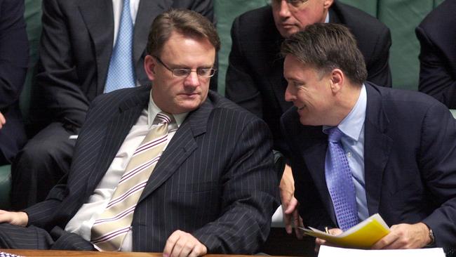 Fitzgibbon confers with Mark Latham, 2003. Picture: AAP Image/Mark Graham