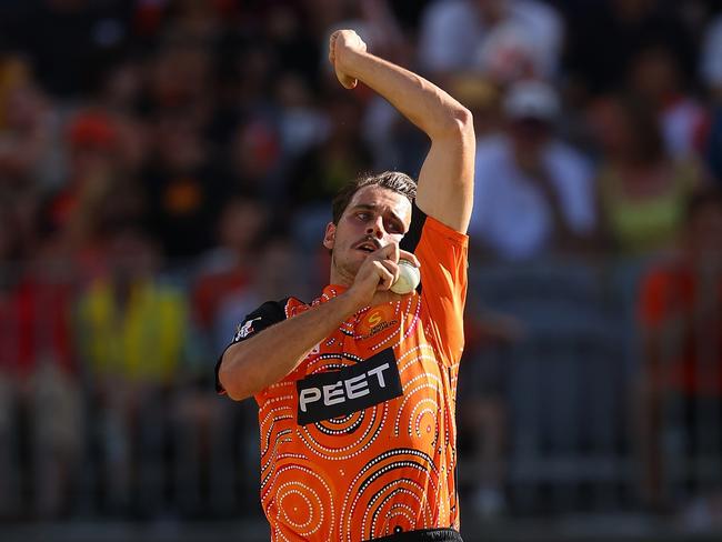 PERTH, AUSTRALIA - JANUARY 18: Lance Morris of the Scorchers bowls during the Men's Big Bash League match between the Perth Scorchers and the Hobart Hurricanes at Optus Stadium, on January 18, 2023, in Perth, Australia. (Photo by Paul Kane/Getty Images)