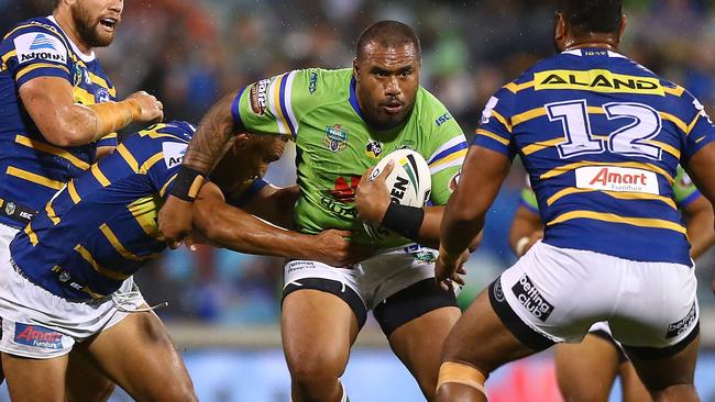 Junior Paulo of the Raiders runs the ball.