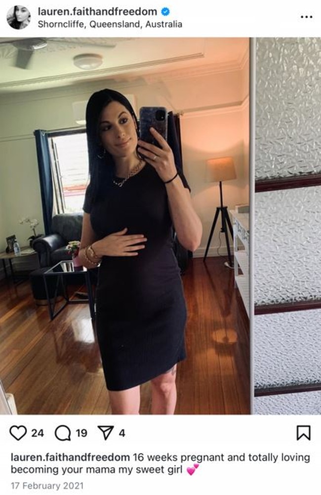Lauren shared this photo of her 16 weeks pregnant with Sophia in February 2021.