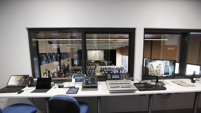 First day at Fortitude Valley State Secondary College. 585 St Paul's Terrace and Brookes St, Fortitude Valley, Brisbane, 28th of January 2020. (AAP Image/Attila Csaszar)