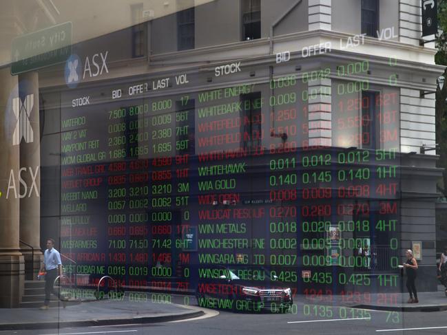 SYDNEY, AUSTRALIA : Newswire Photos - JANUARY 14 2025; A general view of people walking past the ASX in the Sydney CBD. Picture: Newswire/ Gaye Gerard