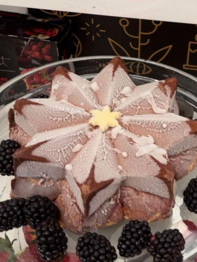 Coles Finest Salted Caramel and Chocolate Star Dessert. Picture: news.com.au