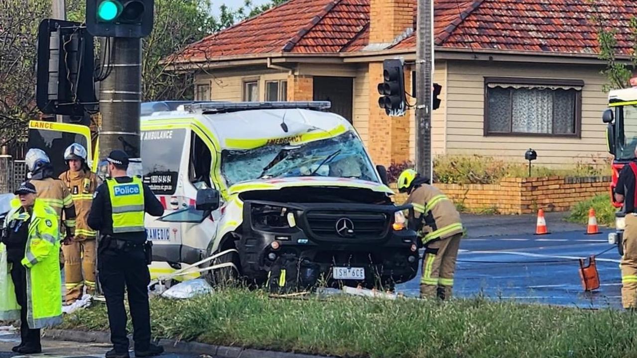 Melbourne Paramedics Close Call After Ambulance Rollover Au — Australias Leading