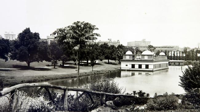 The History Trust of South Australia’s picture of the floating Palais de Danse on Torrens Lake at Elder Park.