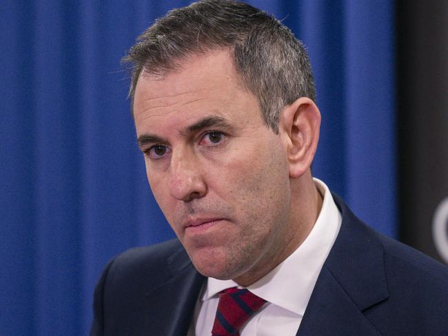 BRISBANE, AUSTRALIA - NewsWire Photos - DECEMBER 10, 2024: The Australian Treasurer Jim Chalmers speaks at a press conference after the Reserve Bank made no move on interest ratesPicture: NewsWire / Glenn Campbell