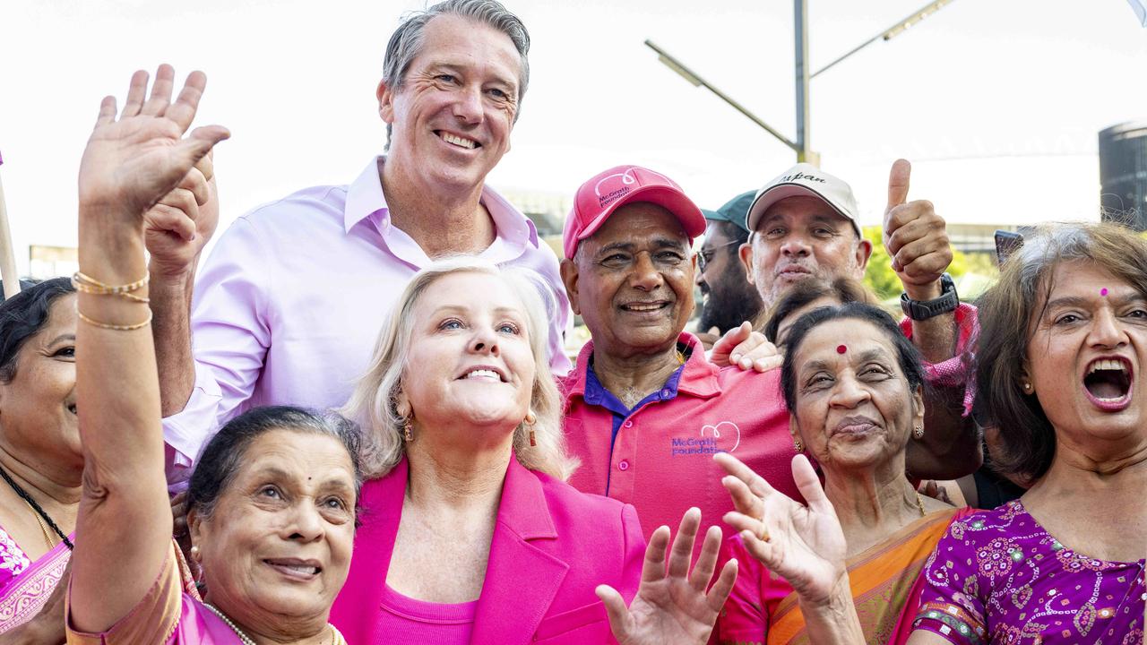 Sydney’s New Year test cricket Sydney goes pink for charity