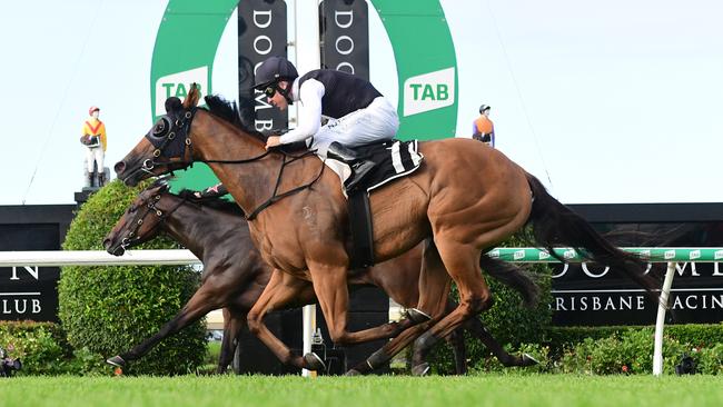 Isotope (outside) edges out Away Game in the Gold Edition Plate at Doomben.