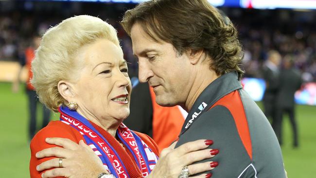 Susan Alberti with Bulldogs coach Luke Beveridge after the 2016 premiership. Picture: Michael Klein