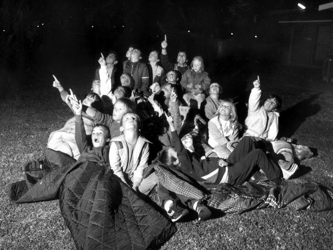 11 April 1986: Aussie primary school students spending a night at school to watch for Halley's comet.