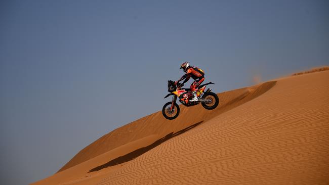 KTM's Australian biker Toby Price competes during the 6th Stage of the Dakar Rally 2021 between Buraydah and Hail, in Saudi Arabia. Photo: Franck Fife / AFP