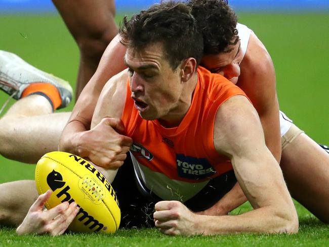 SYDNEY, AUSTRALIA - JULY 20: Jeremy Cameron of the Giants handpasses during the Greater Western Sydney Giants and the Collingwood Magpies at GIANTS Stadium on July 20, 2019 in Sydney, Australia. (Photo by Cameron Spencer/Getty Images)