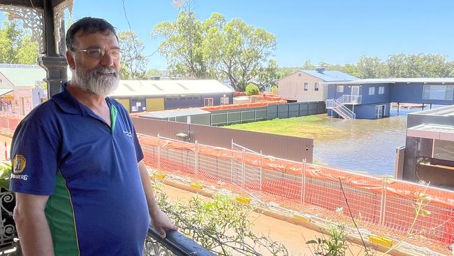 Mannum Hotel's David Anderson said the pub was open for business and had brilliant views of the levee built down the main street. Picture: Dylan Hogarth.