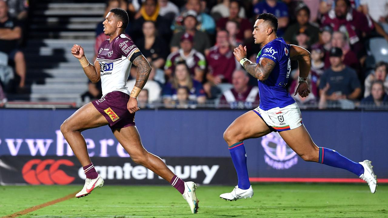 Manly flyer Jason Saab reaches a season-high speed of 38km/h on his way to score a sensational try against the Warriors. Picture: Gregg Porteous/NRL Photos