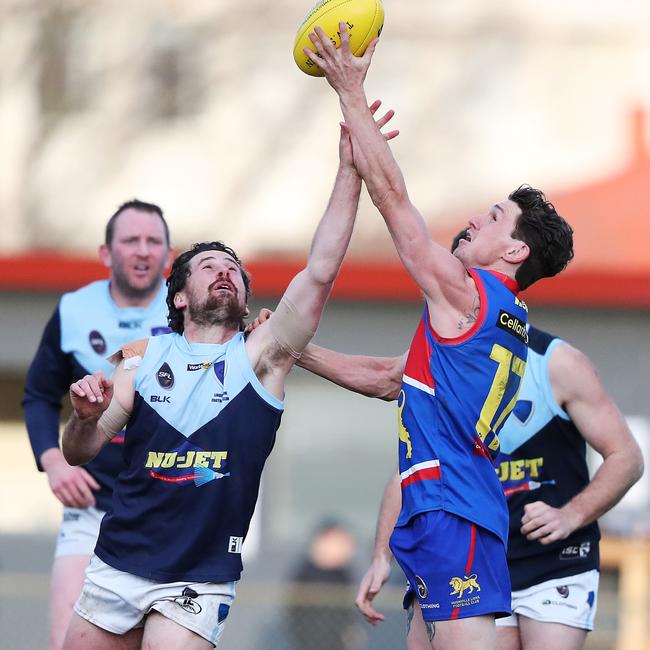 Lindisfarne’s Troy Cunliffe Lindisfarne competes with Brody Rundell of Huonville in last year’s SFL grand final. Picture: NIKKI DAVIS-JONES