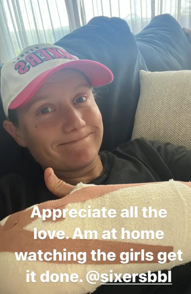 Alyssa Healy posted to Instagram sporting a large bandage on her right hand following surgery on her index finger. She has been ruled out for the rest of the WBBL season.