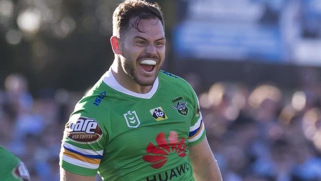 Aidan Sezer of the Raiders kicks the winning field goal during the Round 24 NRL match between the Cronulla Sharks and the Canberra Raiders at Pointsbet Stadium in Sydney, Sunday, September 1, 2019. (AAP Image/Craig Golding) NO ARCHIVING, EDITORIAL USE ONLY