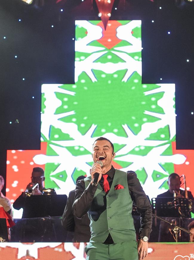 Guy Sebastian performed at the 2019 Civic Park Carols. Picture: Tea Tree Gully Council