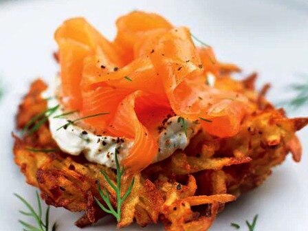 potato rosti with smoked salmon 86944 1