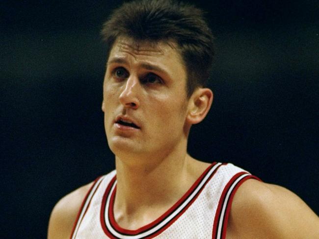 9 Feb 1999: Brent Barry #31 of the Chicago Bulls waits on the court during the game against the Atlanta Hawks at the United Center in Chicago, Illinois. The Hawks defeated the Bulls 87-71.  Mandatory Credit: Jonathan Daniel  /Allsport