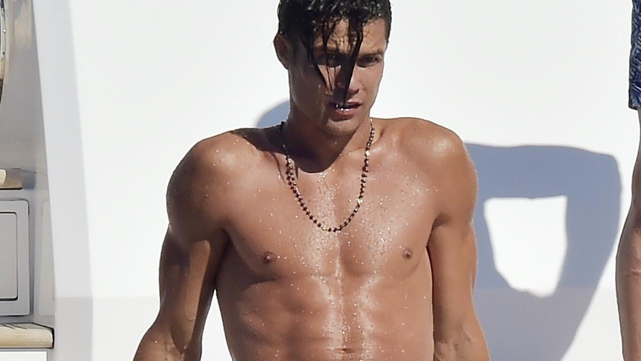 Cristiano Ronaldo Shirtless Photos Show Off Amazing Rig Au — Australias Leading News 