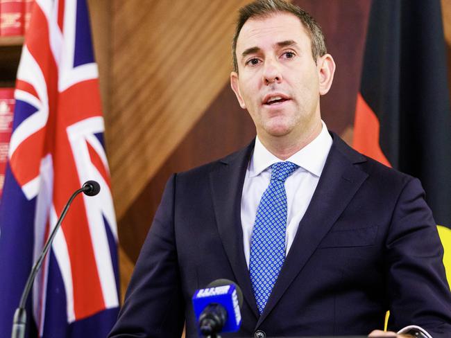 MELBOURNE, AUSTRALIA - Newswire Photos February 2, 2023: Federal Treasurer Jim Chalmers MP during a press conference at 4 Treasury place in Melbourne. Picture NCA NewsWire / Aaron Francis