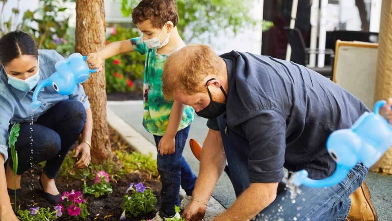 Meghan and Harry were planting forget-me-nots, Princess Diana’s favourite bloom.