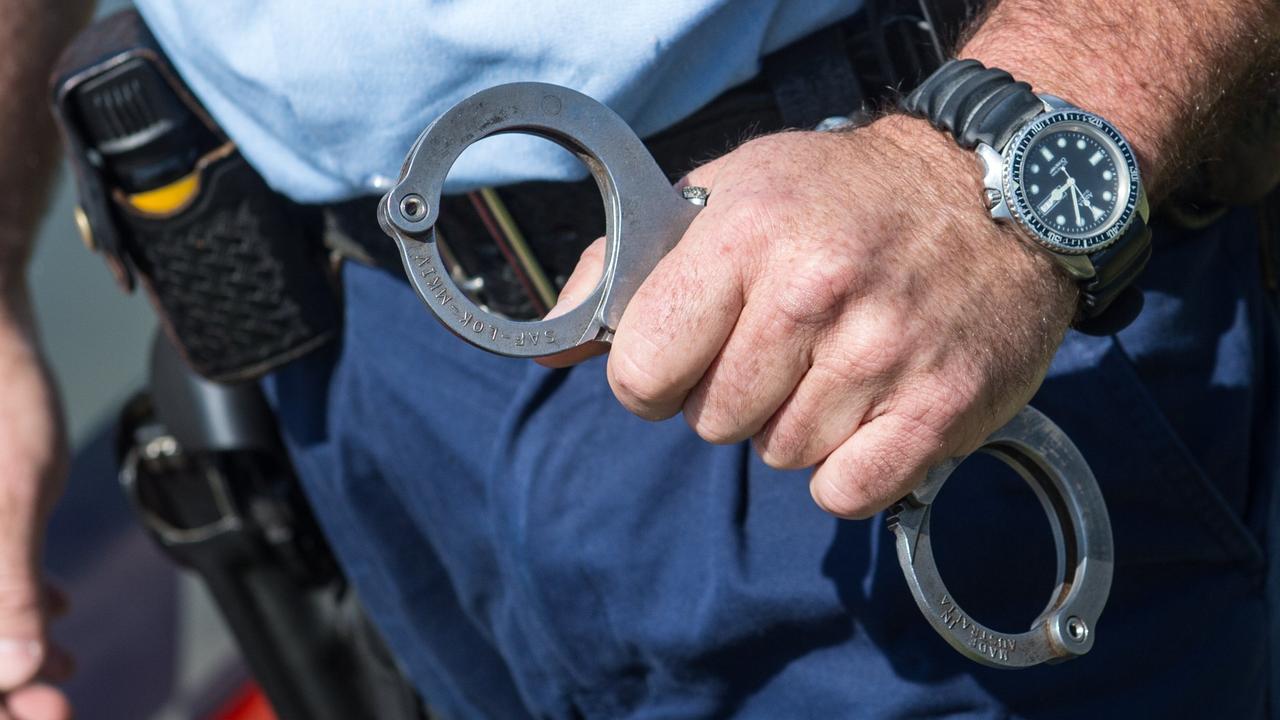 Gunman in police custody after siege at isolated FNQ property