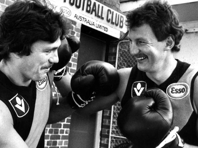 1984. Richmond's Brian Taylor and Michael Roach. Football. Neg: 840228/205(hsretro instagram 06/08/2017)