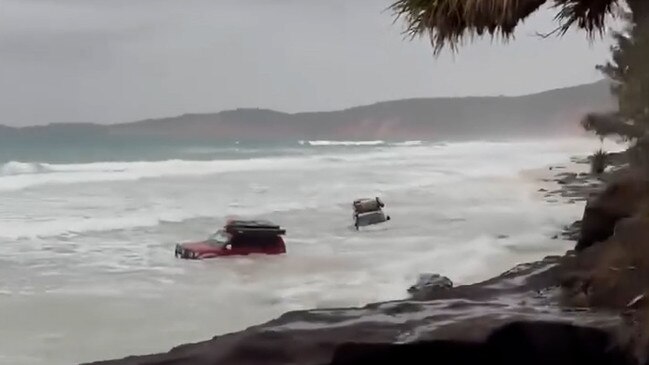 Cars stuck in water. Picture – Facebook/Ice Man.