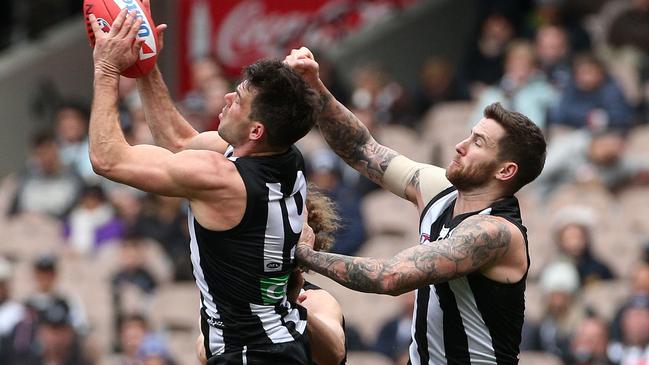 Levi Greenwood marks in front of teammates Jeremy Howe. Picture: AAP