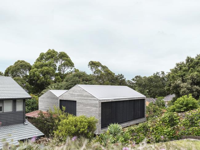 HOME RENOVATE Cooks River House designed by studioplusthree, studioplusthree.com MUST CREDIT: Pics by Tom Ferguson