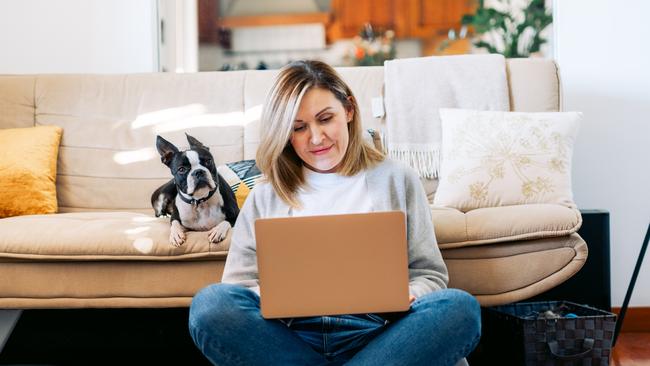 woman studying at home.