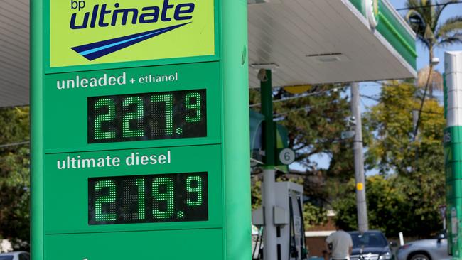 SYDNEY, AUSTRALIA - NewsWire Photos SEPTEMBER 14, 2023: Fuel prices at the BP in West Pymble. Aussies are set for yet more pain at the pump as petrol prices remain at over $2 a litre.Picture: NCA NewsWire / Damian Shaw