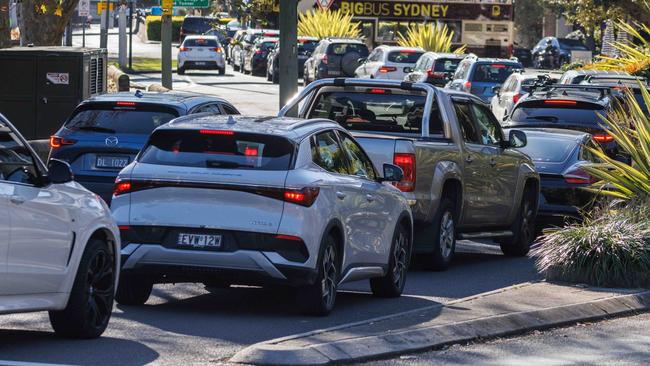 SYDNEY, AUSTRALIA - NewsWire Photos JUNE 25, 2023: Traffic is building around Sydney this morning with the Sydney Harbour Bridge being closed until 10:30 for a FIFA WomenÃs World Cup event. Picture: NCA NewsWire / David Swift