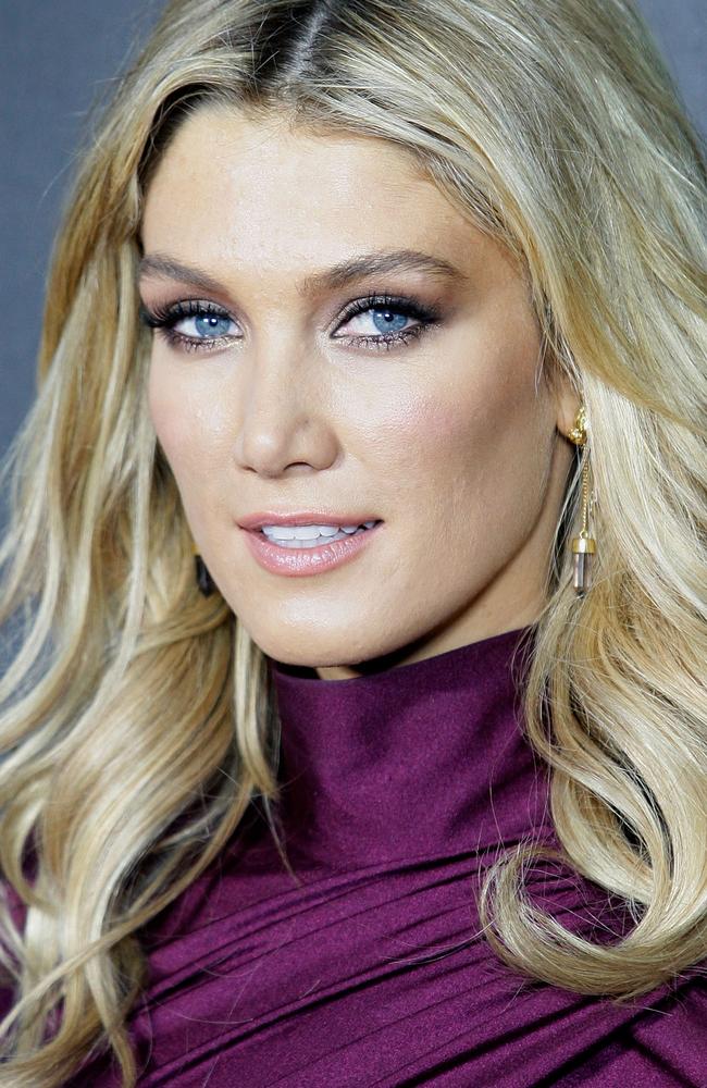 Delta goodrem горячие фото