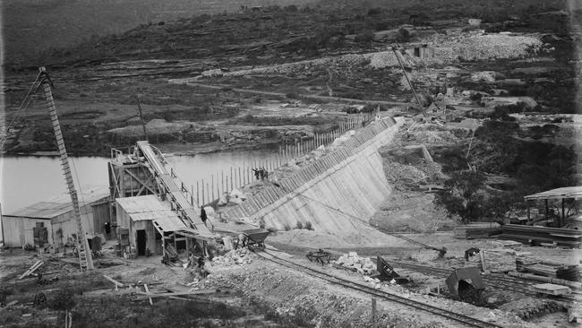 Manly Dam being heightened in 1921-22. Courtesy State Library of NSW