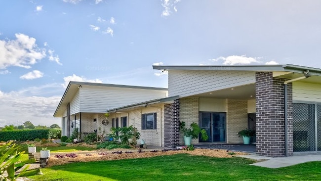 251 Lower Mountain Road, Dundowran.