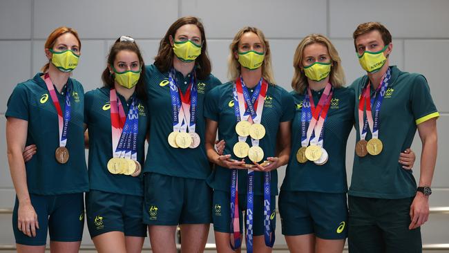 Medallists Emily Seebohm, Kaylee McKeown, Cate Campbell, Emma McKeon, Ariarne Titmus and Izaac Stubblety-Cook. Picture: Getty Images