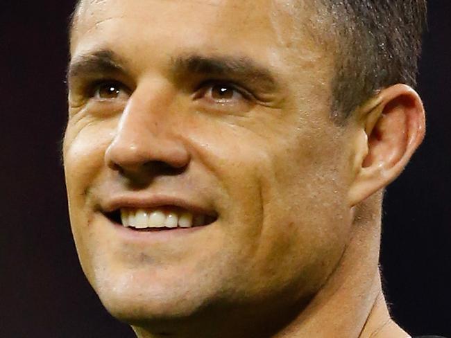 CARDIFF, WALES - OCTOBER 17: Dan Carter of the New Zealand All Blacks ackowledges the fans after victory in the 2015 Rugby World Cup Quarter Final match between New Zealand and France at the Millennium Stadium on October 17, 2015 in Cardiff, United Kingdom. (Photo by Laurence Griffiths/Getty Images)