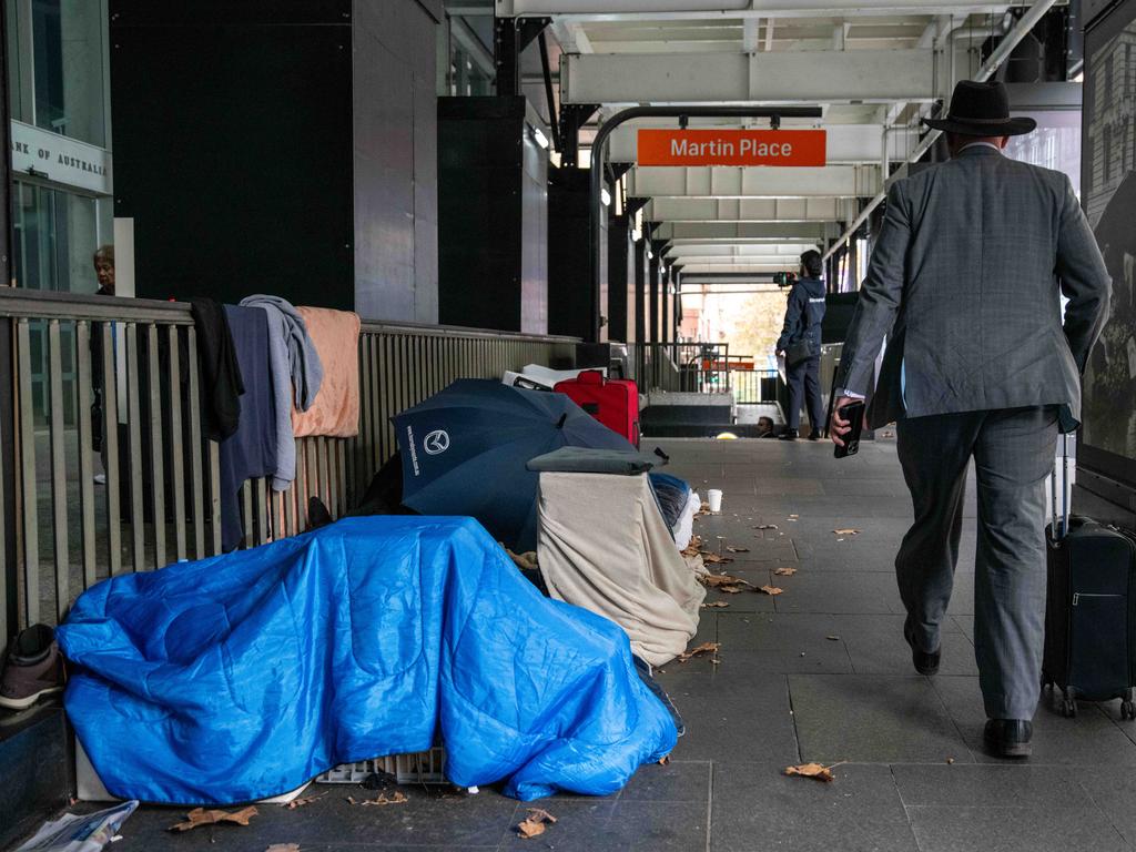 New fencing outside the RBA’s $1b renovation dismantles rough sleeper ...