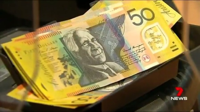 Ministers repay travel expenses (7 News)