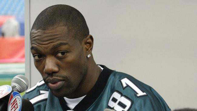 Philadelphia Eagles receiver Terrell Owens at Alltel Stadium in Jacksonville, Fla., Feb. 01, 2005. The Eagles play the /New /England /Patriots in Super Bowl on 6/2/05. (AP PicStephan/Savoia) profile sport o/seas gridiron logo logos media