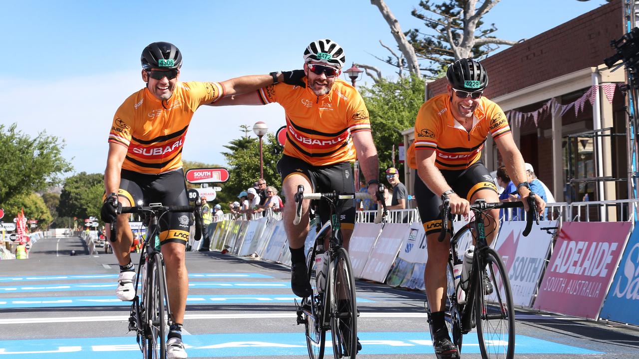 Riders arriving at Strathalbyn. (AAP Image/Dean Martin)