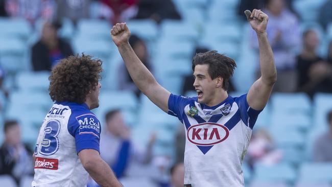 Lachlan Lewis kicks the winning field goal. (AAP Image/Craig Golding)