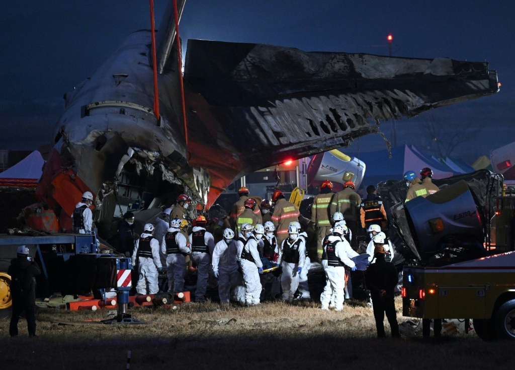 All but two feared dead after South Korea plane crashes with 181 aboard