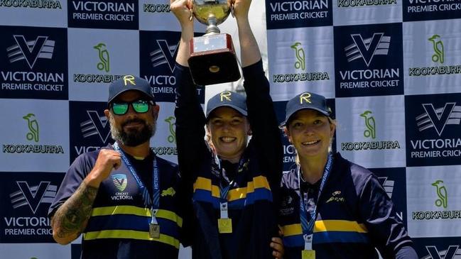 Ringwood celebrate their premiership. Photo: CM Thomas Photography.