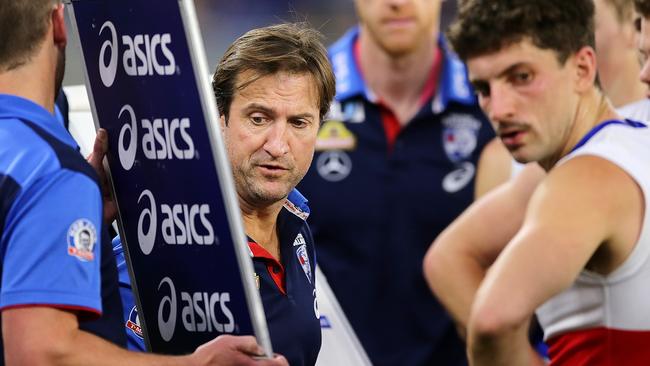 Western Bulldogs coach Luke Beveridge speaks to his players. Picture: Getty